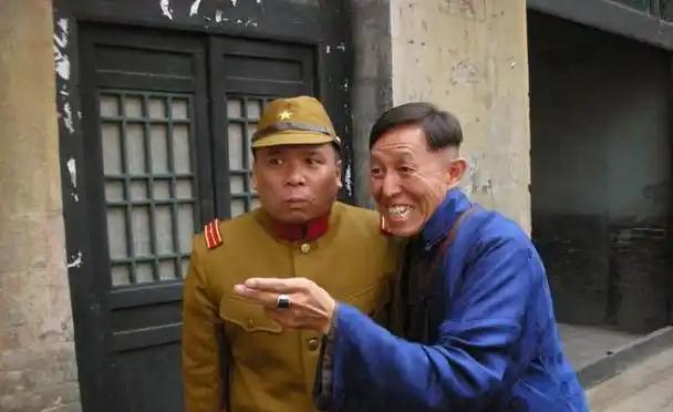 #头号创作者激励计划#汪伪时期，顾宝衡执掌粮政大权。一朝权柄在手，他竟敢在日寇