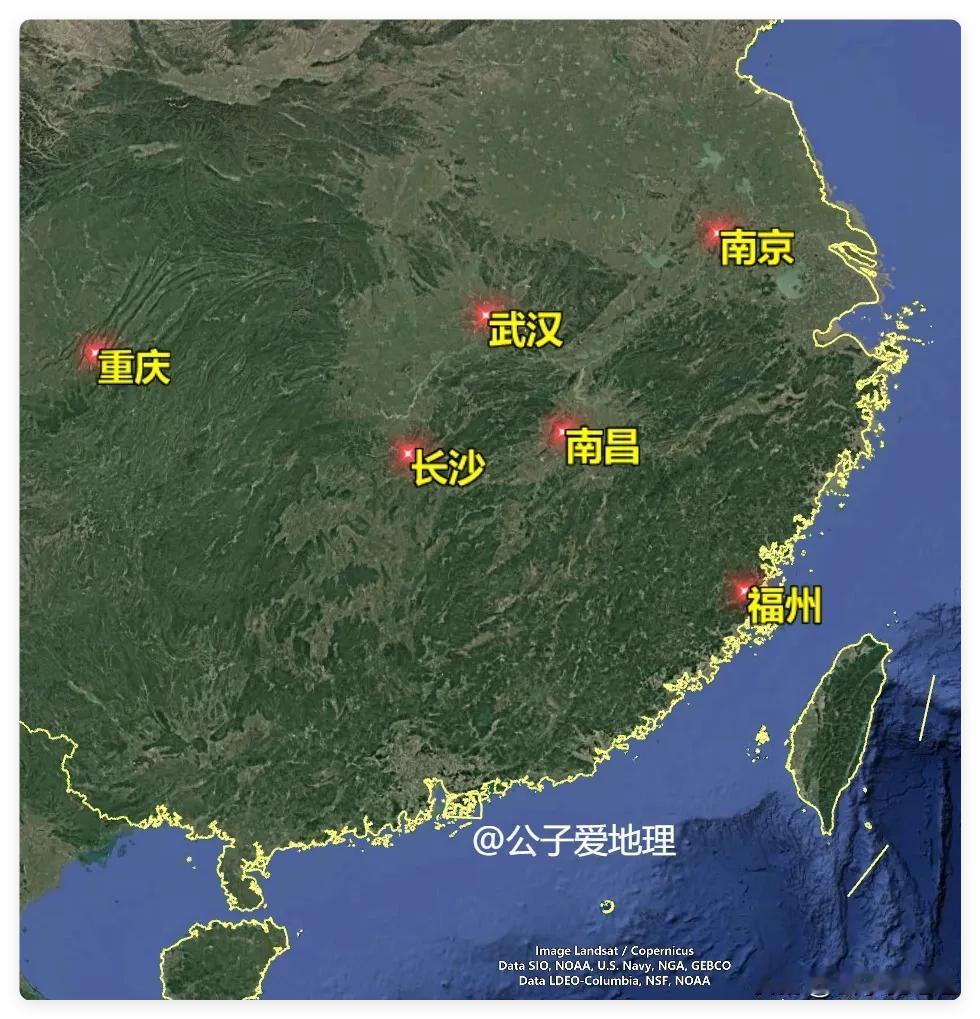 盘点中国夏天很热的6大城市。如果你觉得三十多度已经够要命了，那你去一趟南京新街