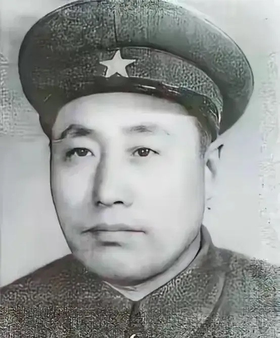 1944年12月，因为叛徒出卖，原抗联三路军特派员于天放被关押到日寇监狱。一天夜