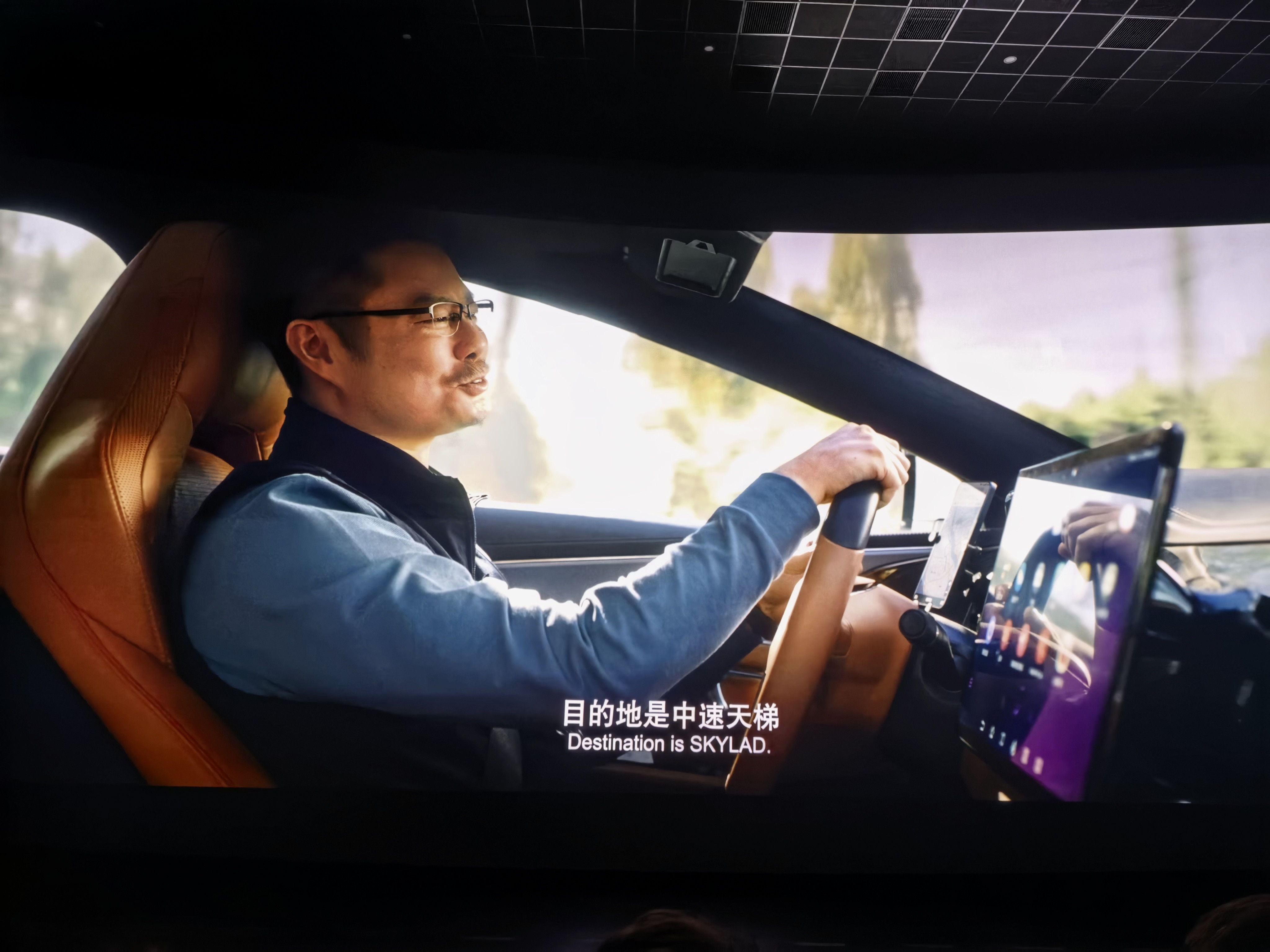 飞驰人生3中，这台比亚迪汉EV，如果我没看错的话，应该是2022款的创始版。