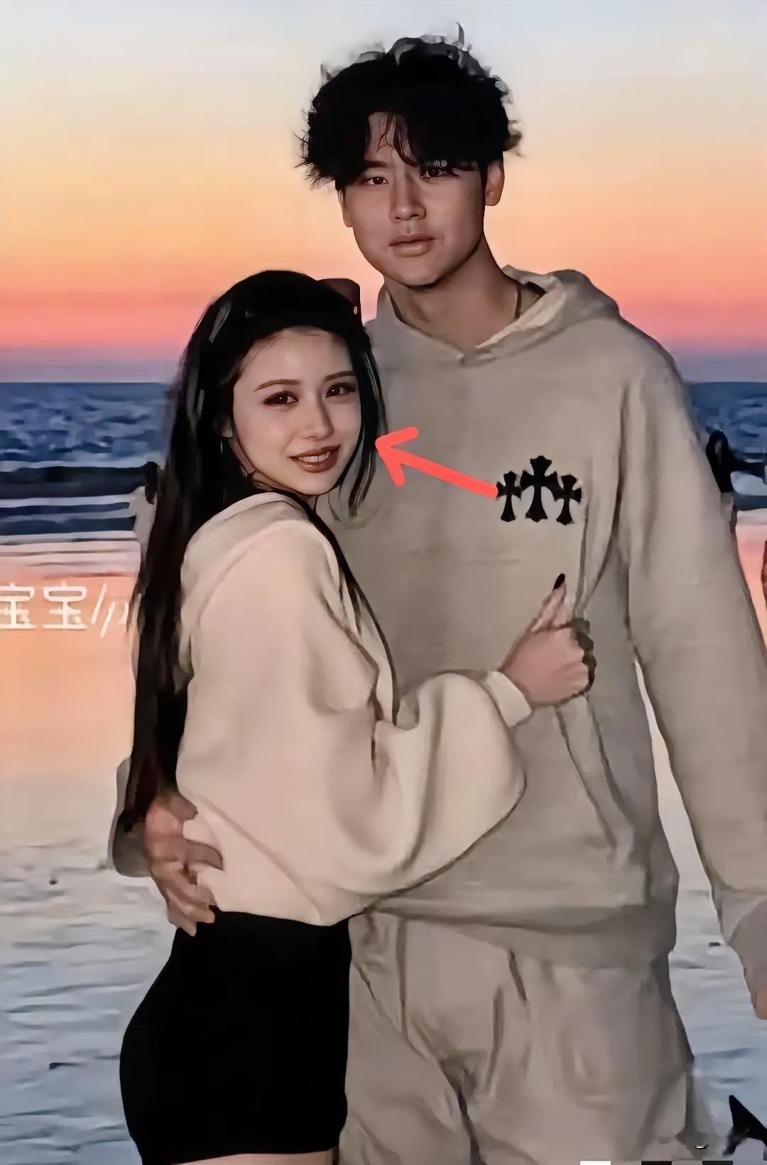 星二代眼光就是不一般汪峰女儿小苹果找的男朋友，比汪峰好多了，个子高还不穿皮裤，