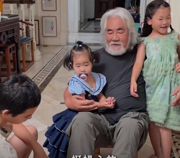 这些年，大家都错怪了张纪中的感情，说他和杜星霖一个为钱一个为色，值到最近两人提到