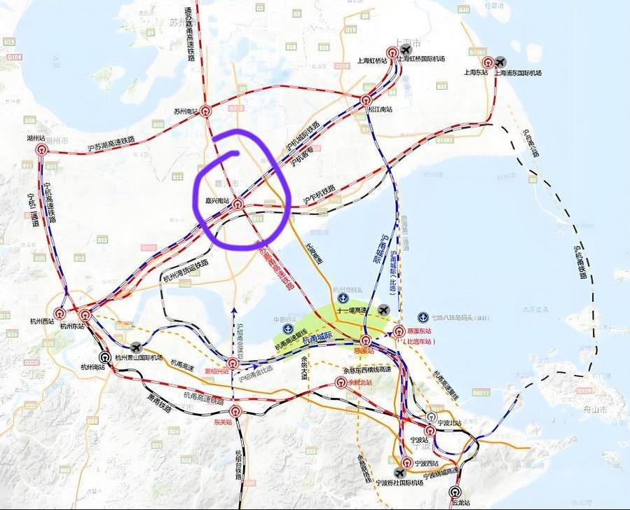 未来两三年，浙江嘉兴也将成为高铁十字枢纽城市。和江苏苏州和无锡一样，地处上海西