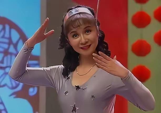 除夕夜，春晚节目单官宣！四大“反常”刷屏，你猜中了几个？一、相声“清零”，岳云