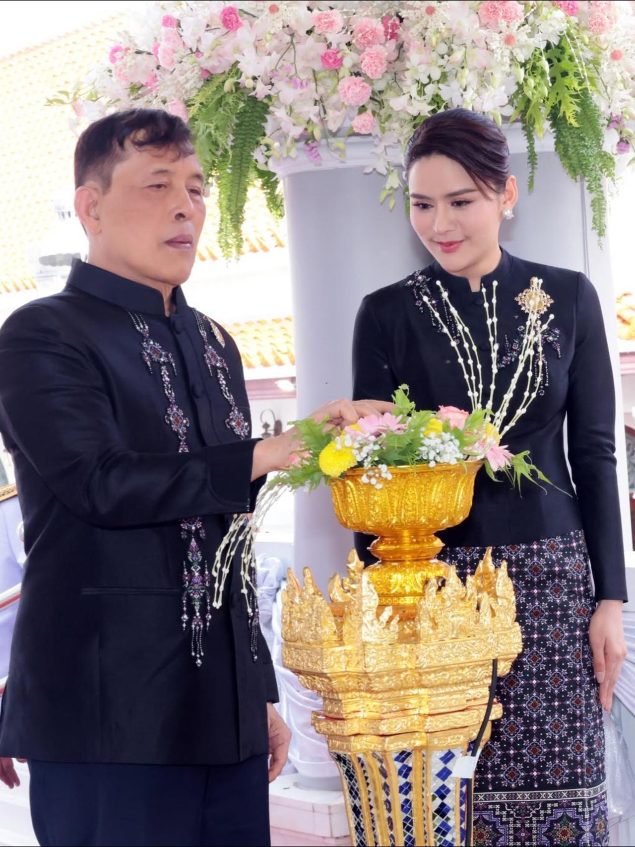 泰王为欧拉弄庆生，相差40岁依旧甜蜜恩爱2026年9月8日，欧拉弄迎来了34岁