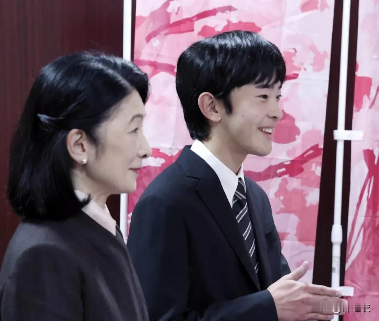 我之前看不懂悠仁身上的那种人机感，突然意识到：这其实是班味儿！只不过一般刚上