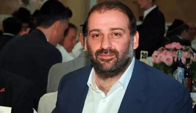 乌克兰这波操作直接刷新三观，总统泽连斯基的过命兄弟蒂莫・明迪奇，居然在反腐警察上