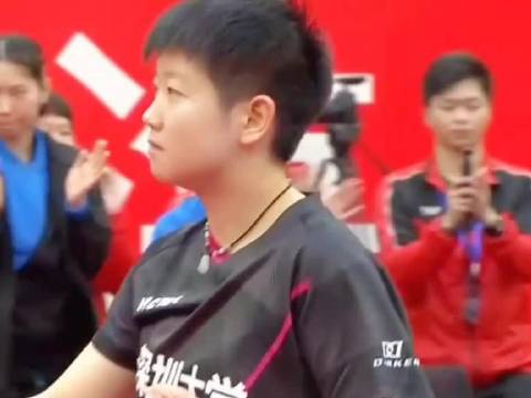 中国乒乓球队[超话]# 当孙颖莎打出精彩神球时，看教练会有什么反应呢