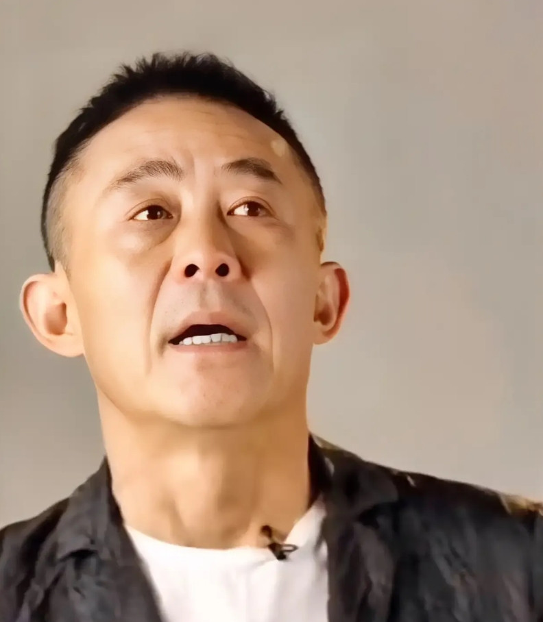 好多人都知道朱媛媛51岁离开了，但有个事儿却很少有人提起。直到侯勇在接受采访时随