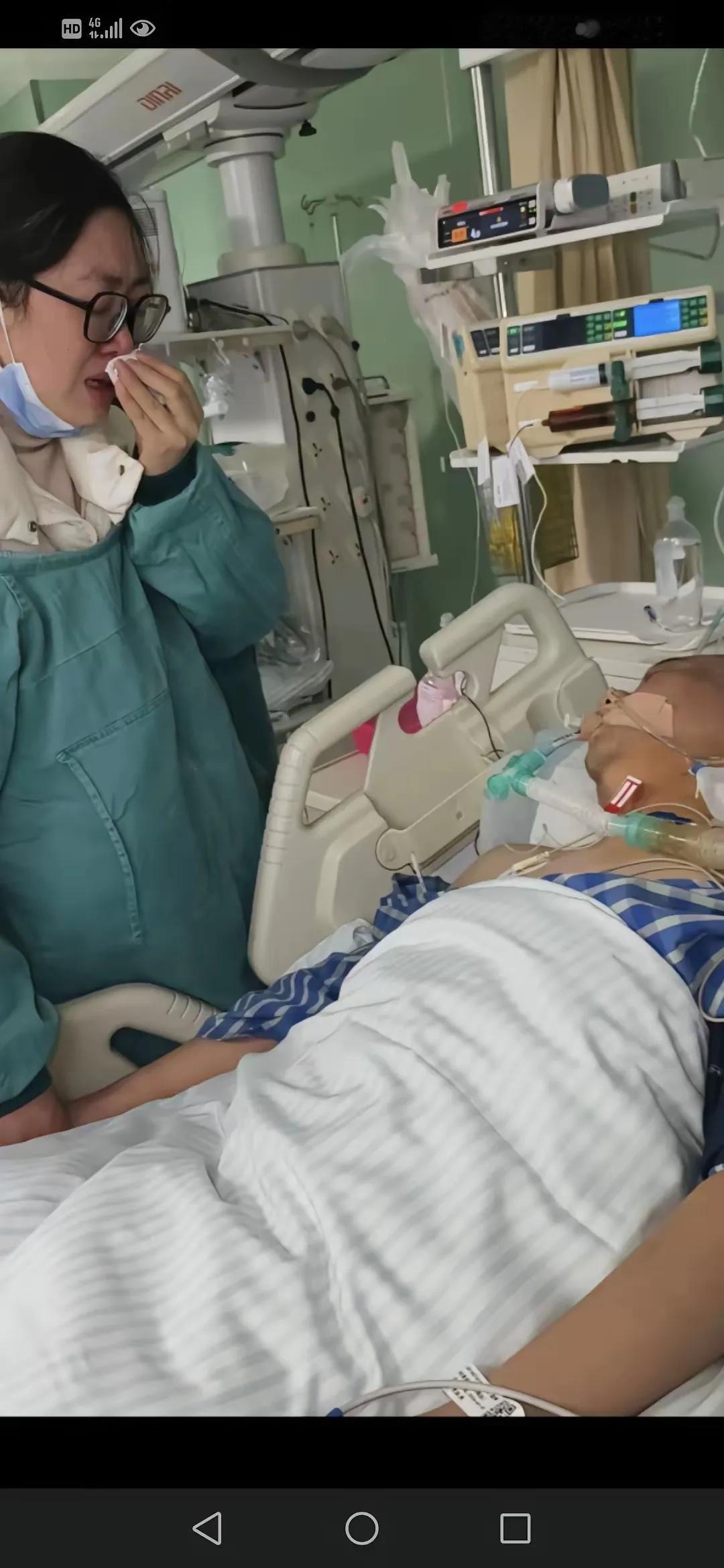 刷到一条让人揪心的新闻，一个好好的小伙子，就因为洗个澡，突然没了。事情是这