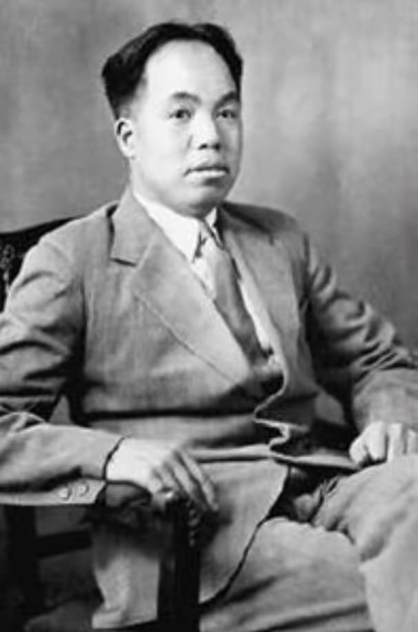 十年冤仇一夜报之1943年，毛泽民被“新疆王”盛世才杀害，然而盛世才逃亡