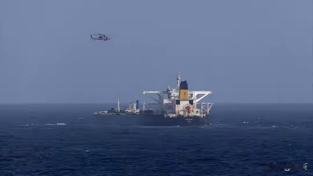 俄潜艇护航油轮，美国还敢动吗？1月6日，美国官员对外透露，俄罗斯海军已派出潜