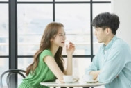 男人一定要懂，约女人出来的时候，如果女人说等一会，自己马上就要好了，那绝