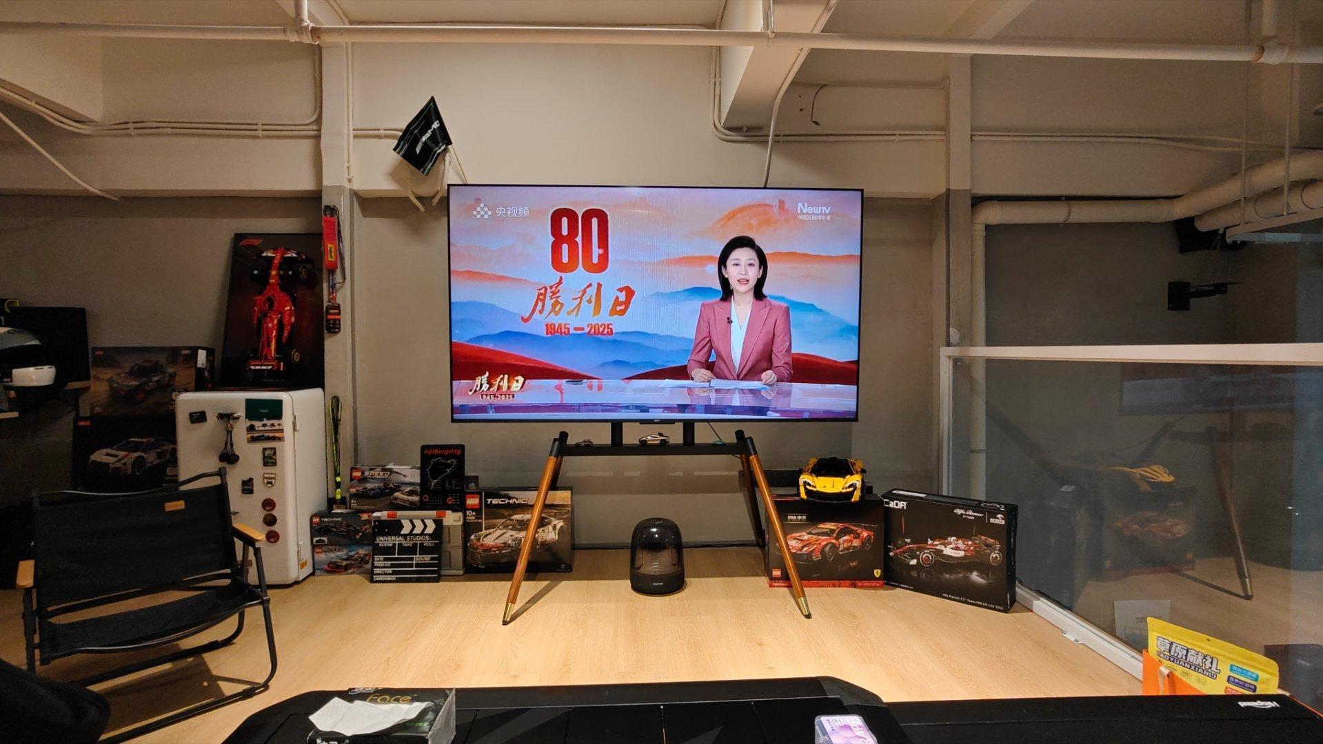 请假看阅兵明天上午9点，阅兵开始，我司集体放假！车库已就位，大彩电招呼上，阅兵看