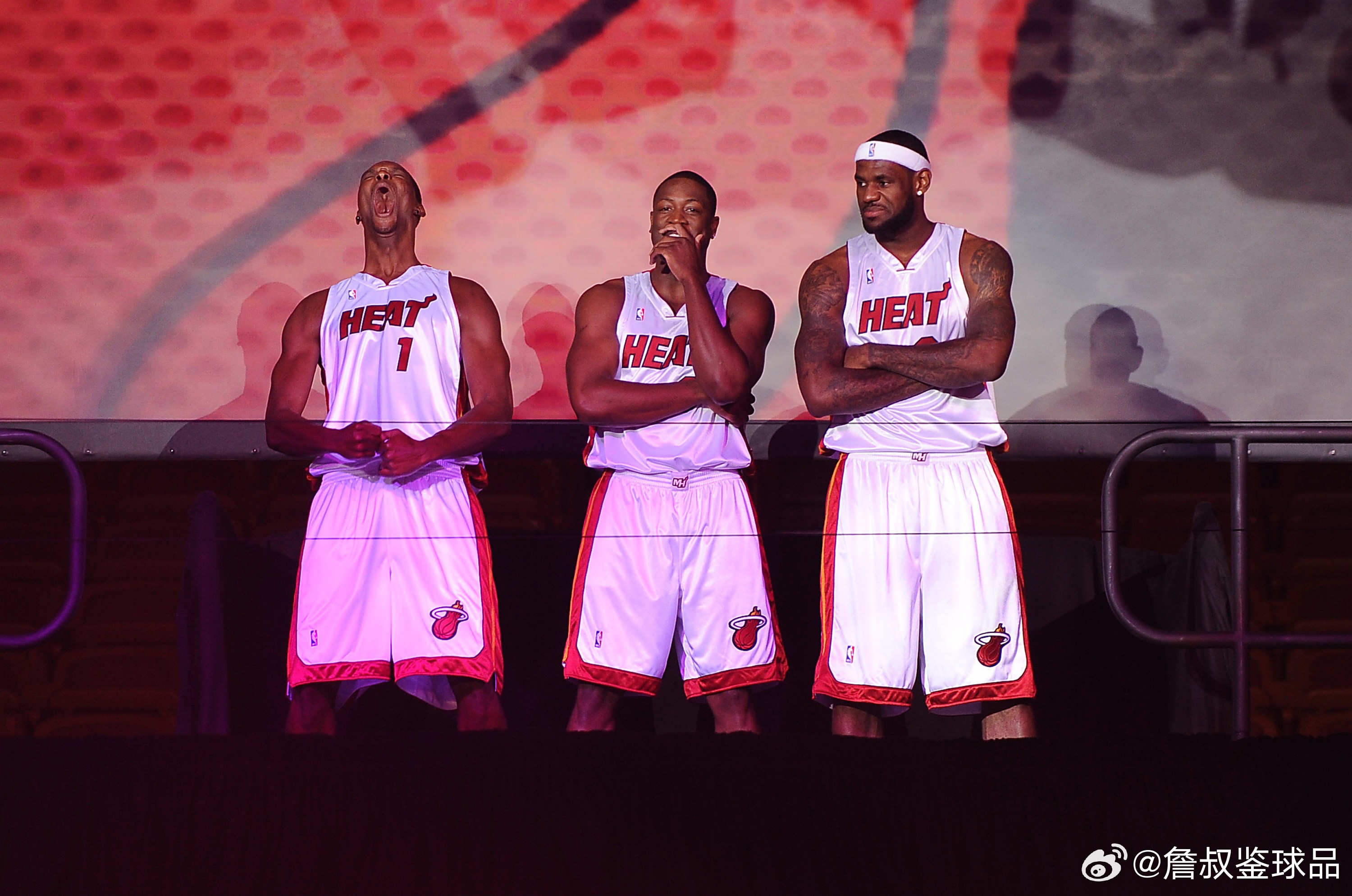 NBA名宿韦德在名记ZachLowe的播客节目中谈到热火三巨头第一年遭受的恨意