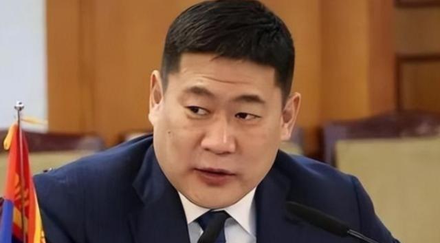 “中国人滚出去！”中国帮它，可换来的却是对中国人的仇恨，这个国家不是巴基斯坦，也