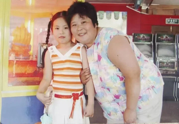 房主任说自己不配做妈妈房主任说自己什么都不懂时就生了孩子她讲起大女儿的时候那种