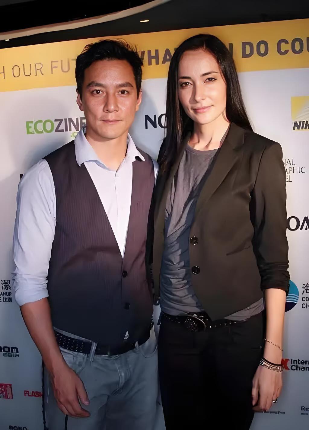 突然觉得，吴彦祖和他老婆相继复出，这事不简单英语课、咖啡广告、综艺，什么钱都
