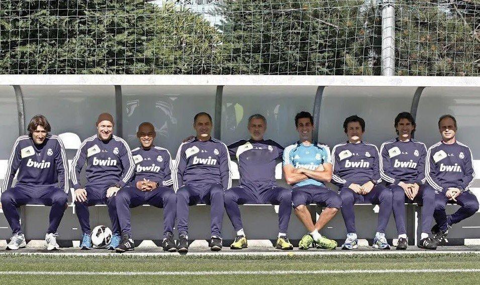 【阿斯报】2013年6月1日，穆里尼奥在皇马最后一堂训练课中，阿韦洛亚特意请他与