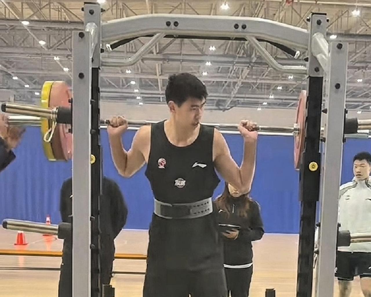 2米26徐昕，参加CBA体测，暴露出来了一个“致命弱点”，球迷：未来重返广东队概