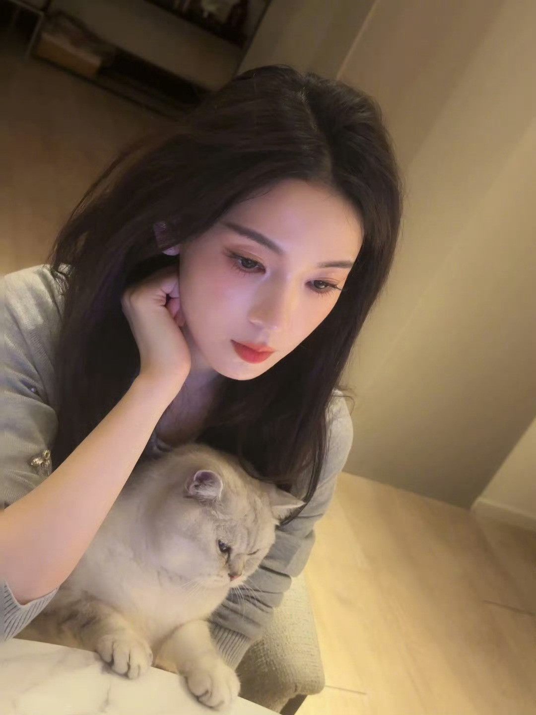 陈瑶的小呼好可爱！小呼好像若有所思呢～