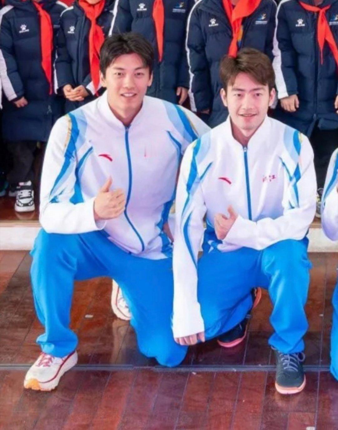 在王昶旁边像巨人