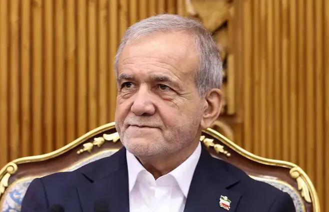 据伊朗14频道报道，在证实拉里贾尼被清除后，伊朗总统佩泽什基扬原本打算今日向最高