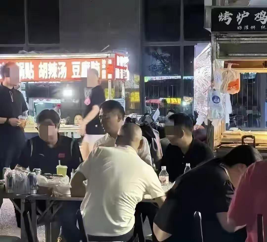 大强子每次回到宿迁，都是荣归故里的感觉，总会引起巨大轰动！刘强东在家乡是最