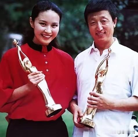 原来，他已经离开我们整整30年了，而他离世的那一年，才只有56岁。然而更让人感到