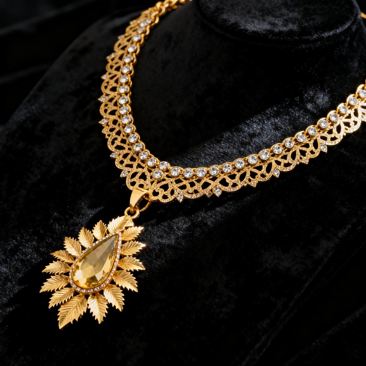 11月28日，山东枣庄，孙女士说控过监控她发现，一个月前8岁儿子从抽屉翻出一条最