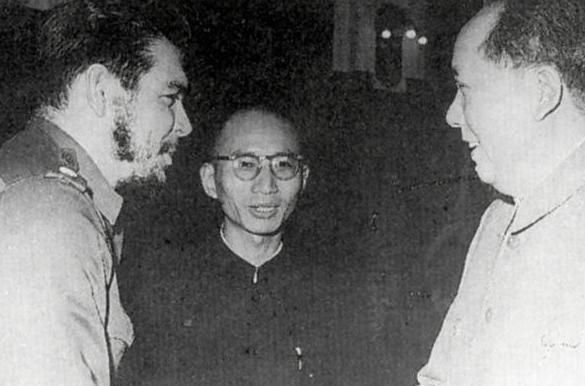 18岁潜伏敌营，12年如影随形，蒋介石给胡宗南的密电全部经他手签收，毛主席说他"