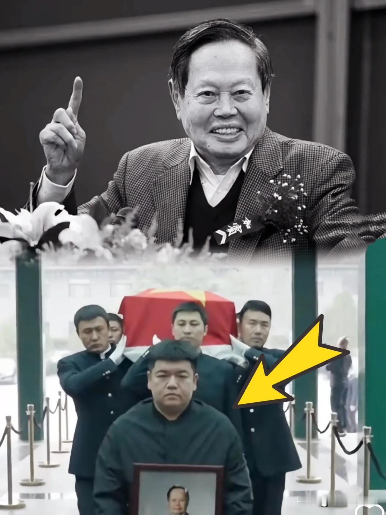 都别猜了！先生丧礼上捧遗像的，既不是长子，也不是遗嘱里的继承人，而是他的大孙子