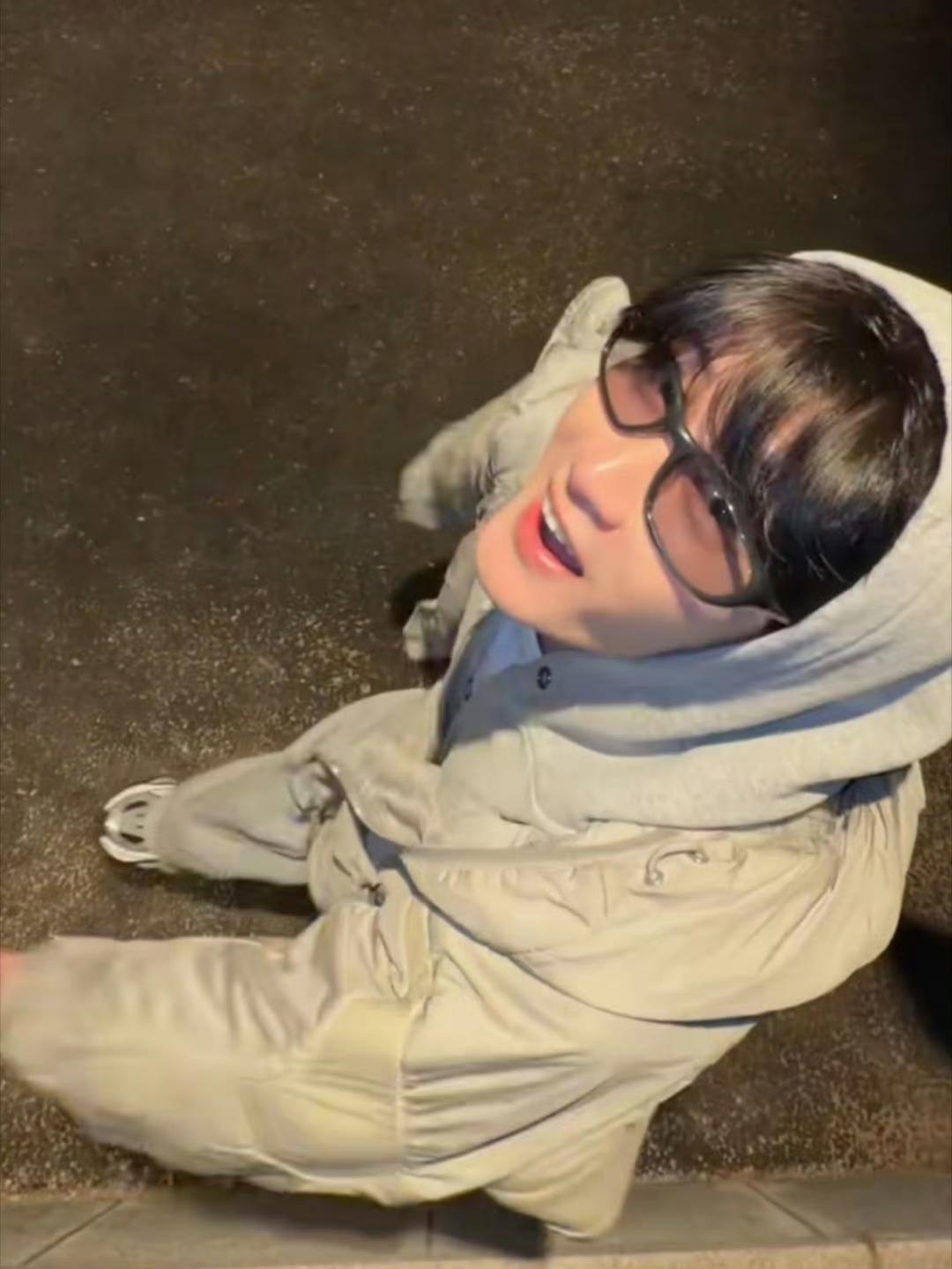 哇！檀健次是吃了可爱多吗，萌鼠了最多三岁！第一眼愣是没有认出来，还以为是哪个新人