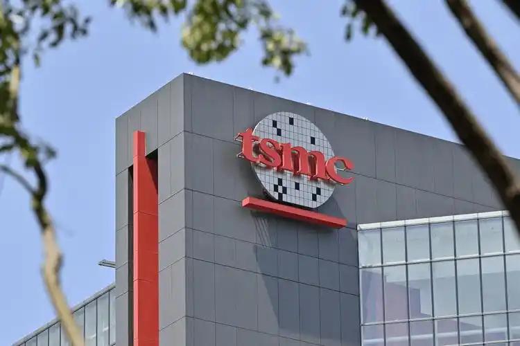 台积电创办人张忠谋曾毫不客气地直言：中国14亿人口，从不缺人才，却几乎都送往美国