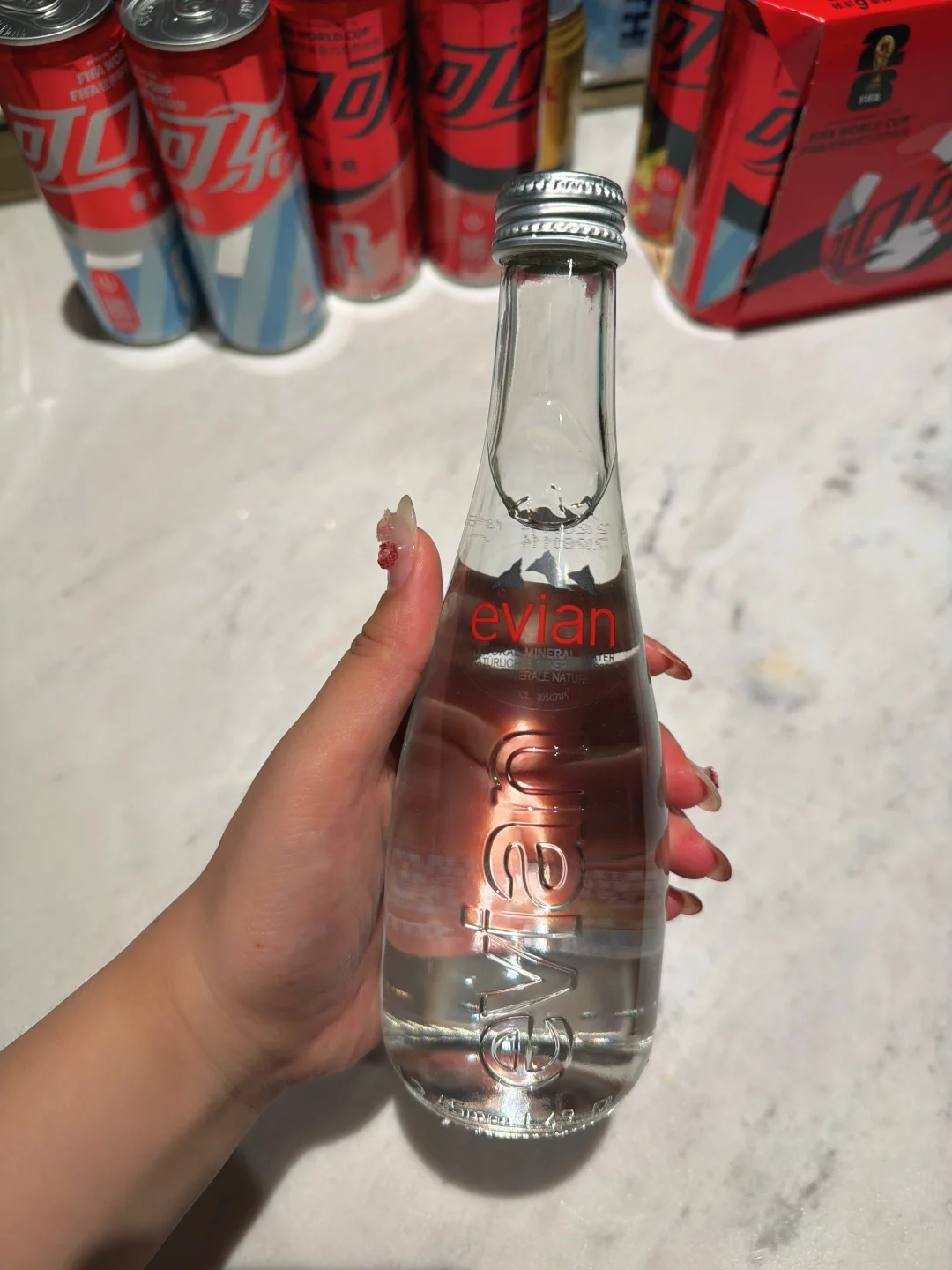 奢侈品店给顾客准备的水
