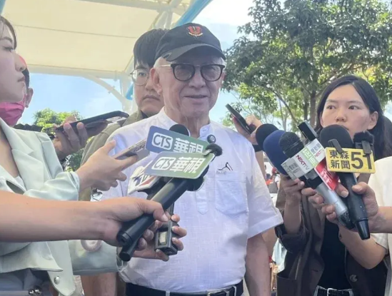 狗咬狗！曹兴诚批赖清德十讲“离题”726罢免投票前，赖清德启动“团结十讲”引