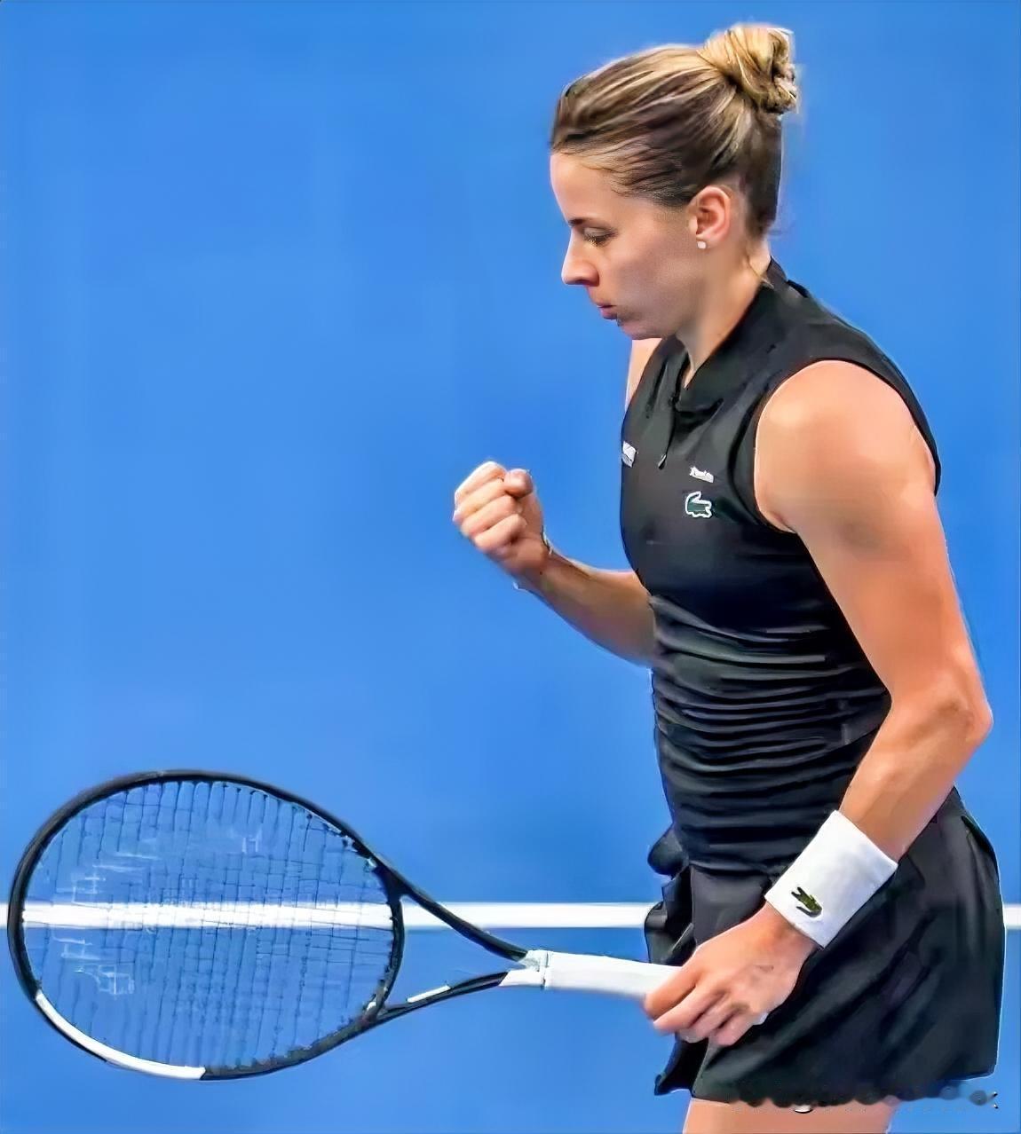 北京的10月16日，WTA1000武汉网球公开赛展开一场女单1/4决赛的较量。最