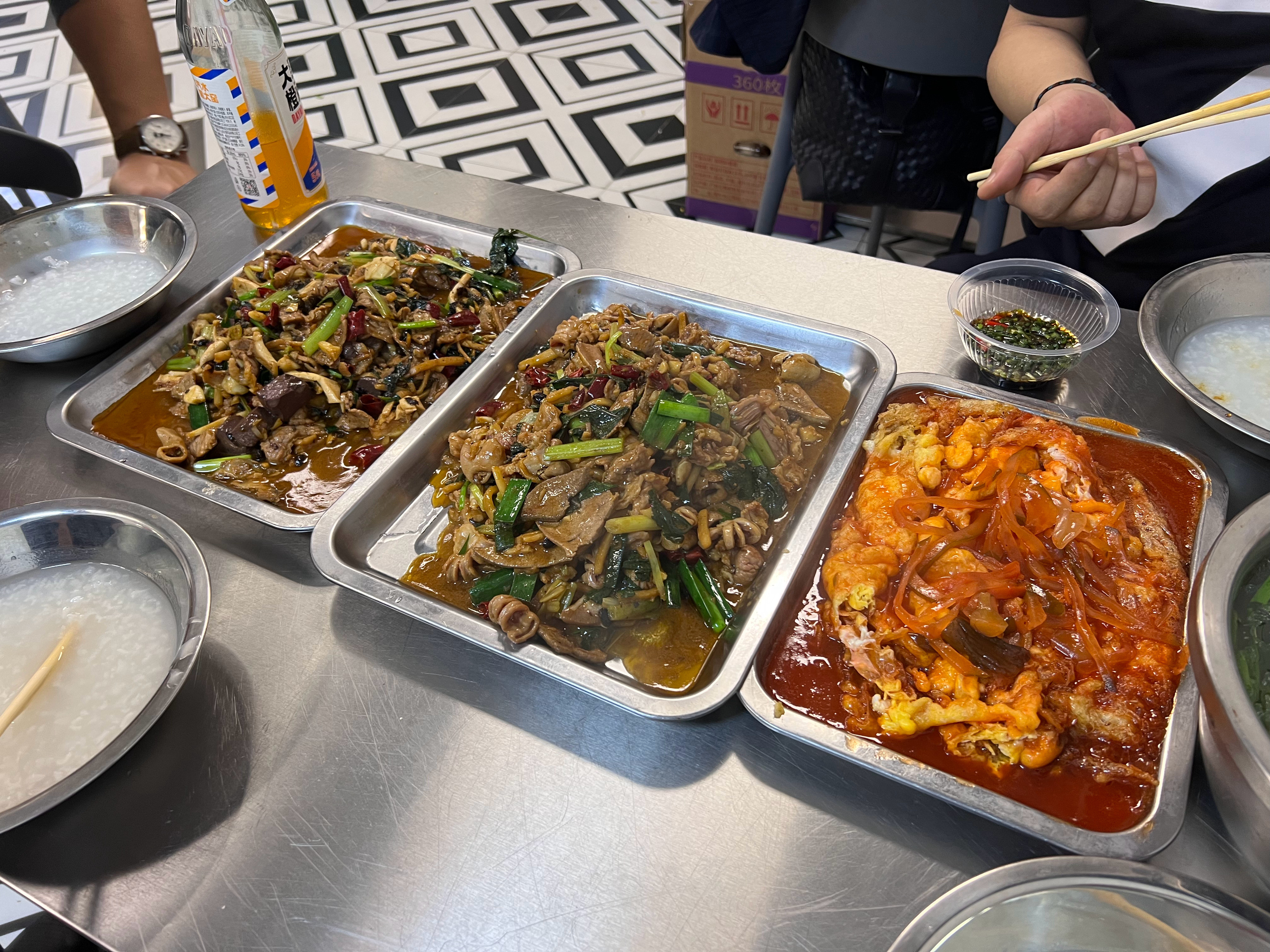 我只想说，南宁不用避雷，家家都好吃​​​