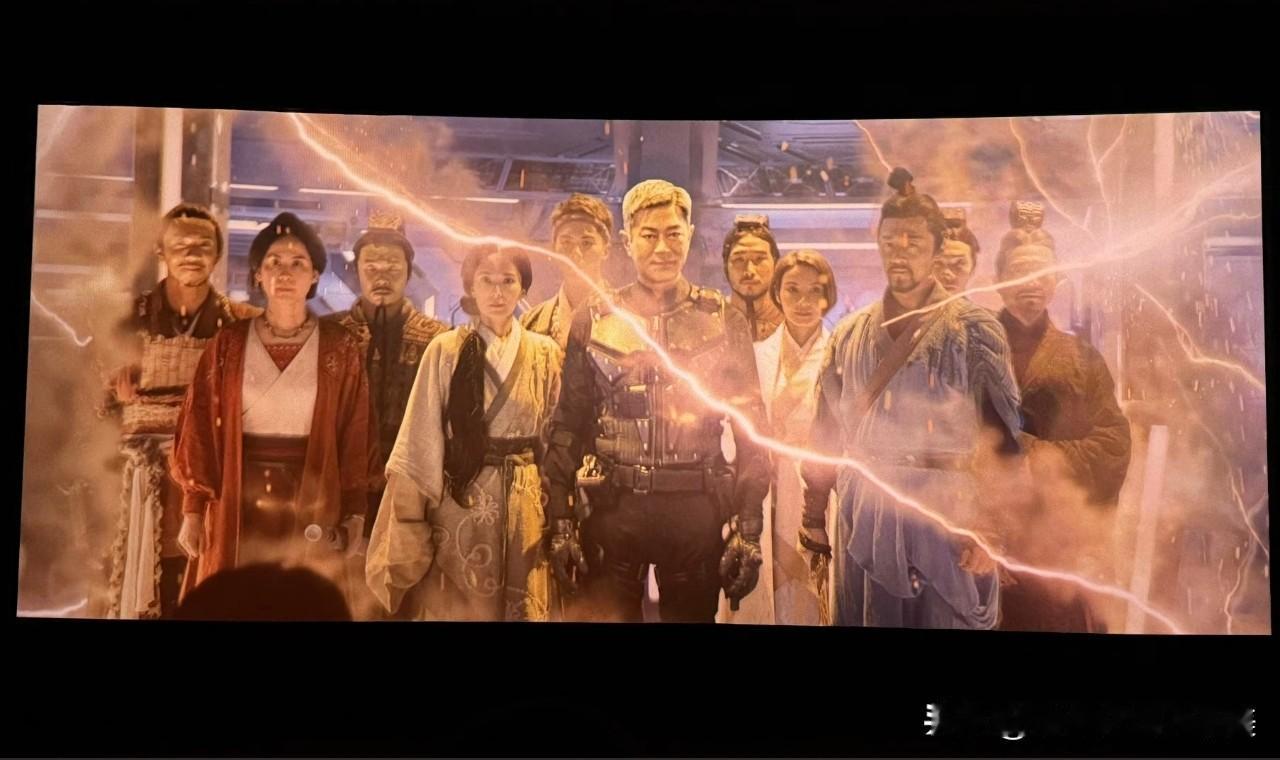 关于电影版《寻秦记》，我去看了不看不知道，⼀看吓⼀跳，万万没想到，影