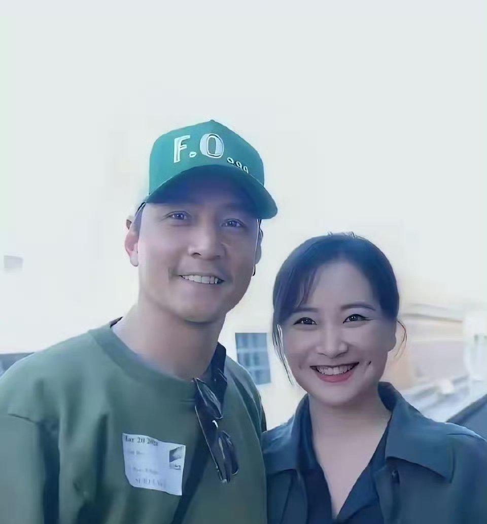 吴彦祖发的和贾玲发的照片差别很大啊看来还是有容貌焦虑