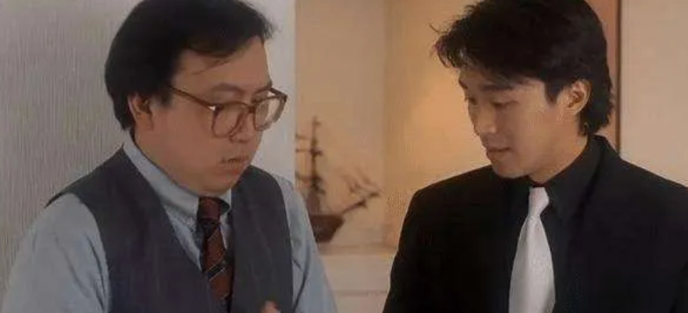 1992年，王晶拍摄《鹿鼎记》时周星驰说：“我想拍一段好玩的镜头，让李嘉欣把脚趾