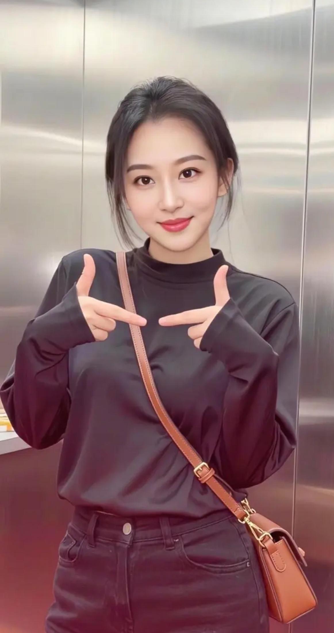 笑语盈盈暗香来，似懂非懂意蕴深。