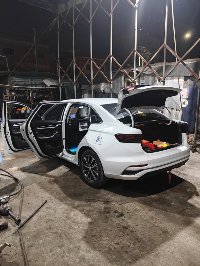 说帝豪油耗高的可以看一下我的纯市区油耗车辆外观还行，就是刹车盘容易生锈，下雨隔