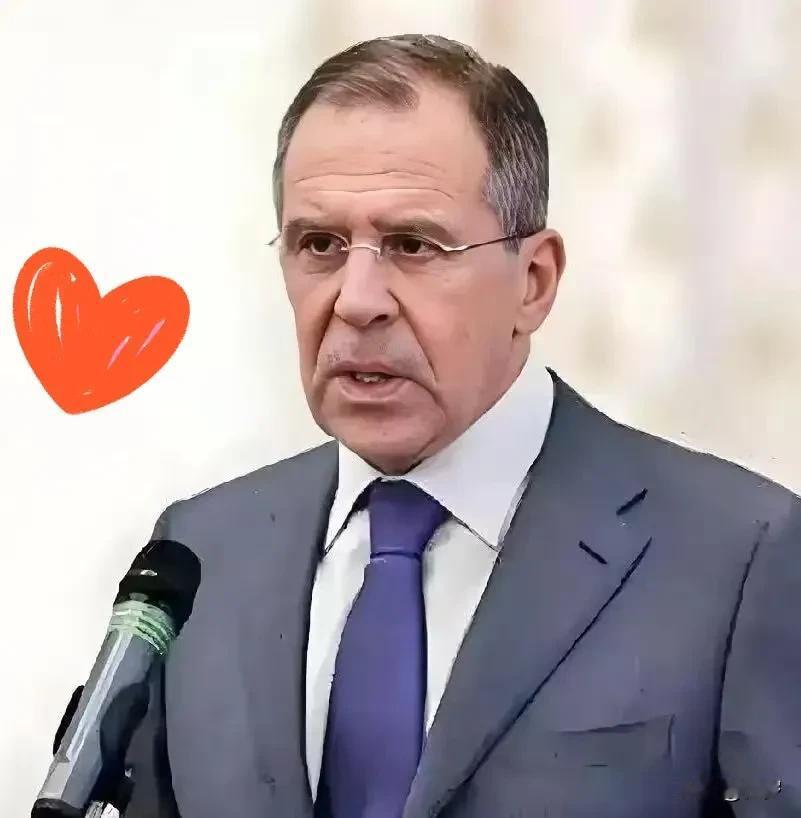 中俄“背靠背”：2036亿贸易额筑起“美元防火墙”，军事能源深度绑定，谁敢碰中国红线？