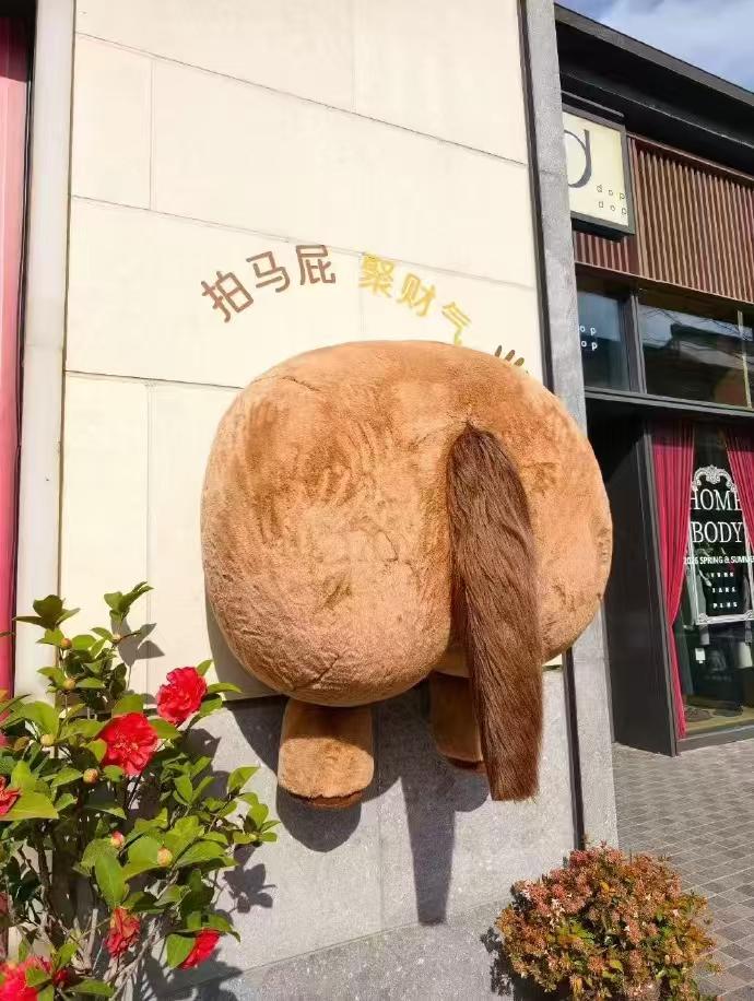 旁边开个彩票店指定能火