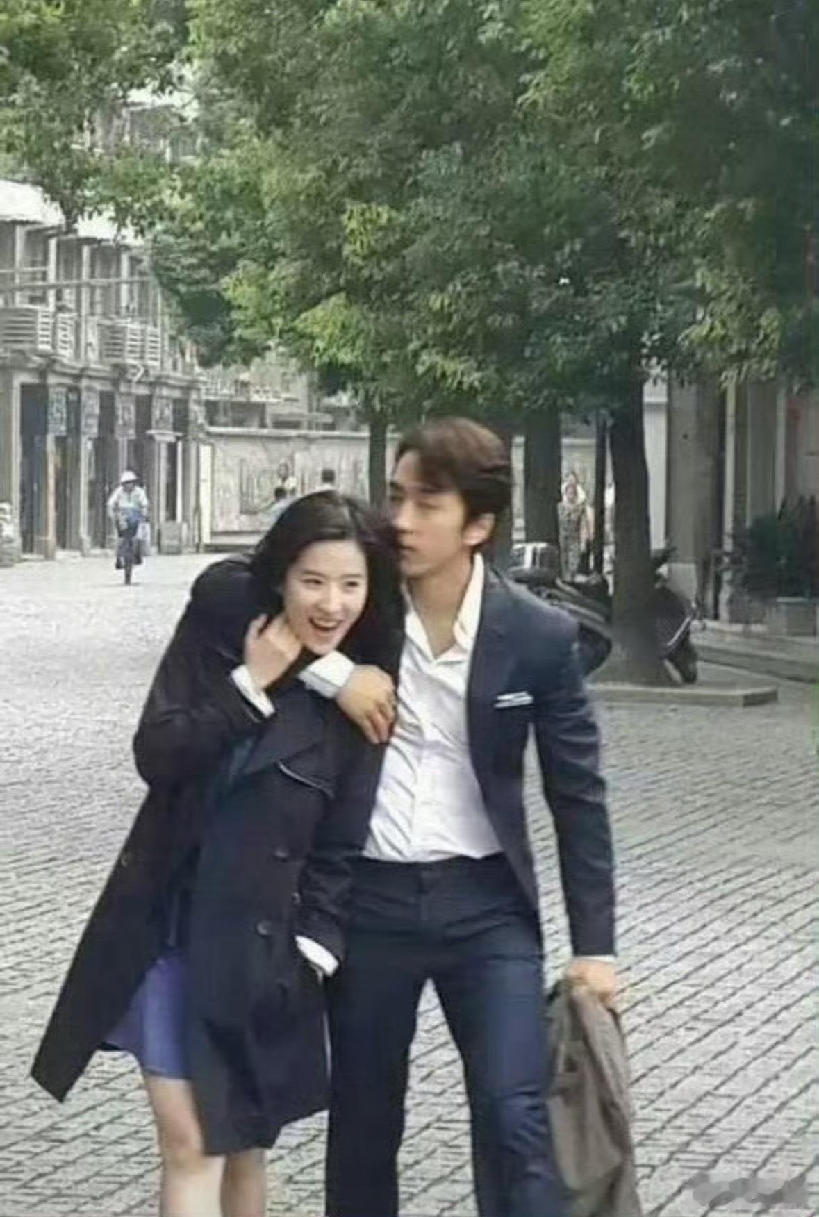 不愧是刘亦菲唯一公开承认过的男朋友啊