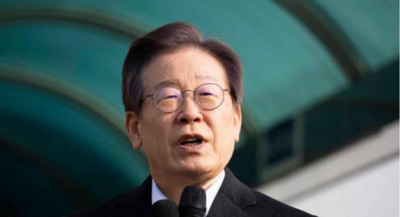 尹锡悦还有机会！韩国媒体在报道中分析认为，尽管65岁的尹锡悦遭到了罢免、不再是韩