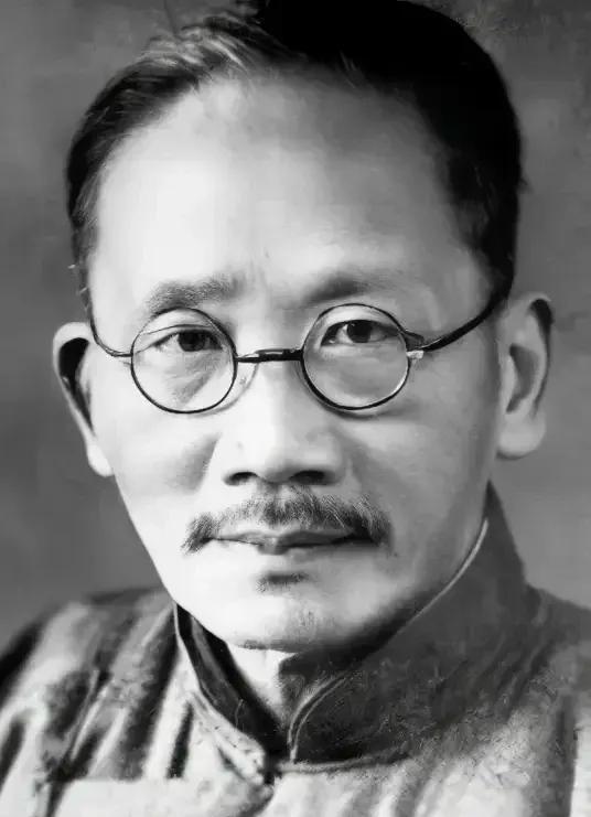 别再贬低语文！真正让普通人长线翻盘的，从来不是数学全网流传最广的教育鸡汤：