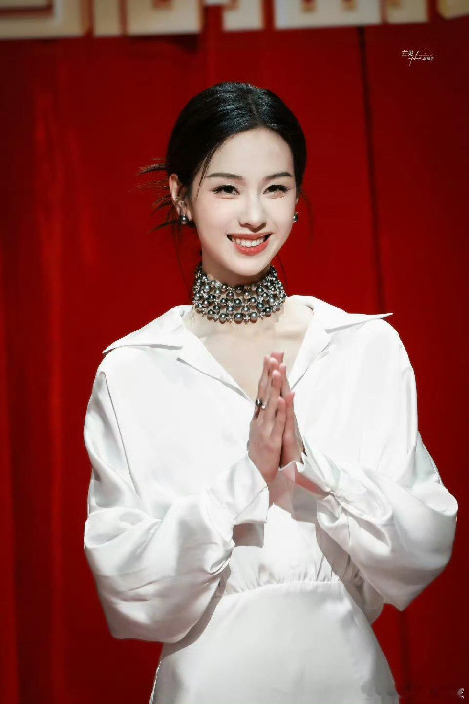 陈都灵国风盛典造型妈咪美出新高度，妈咪轻点美