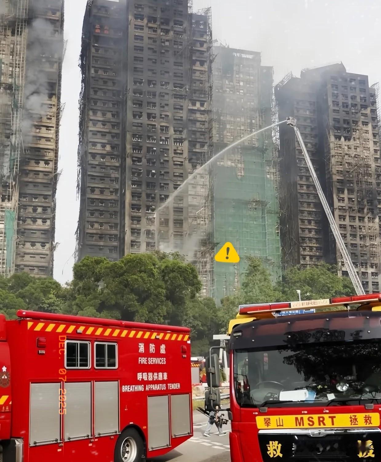 香港大埔那场火，官方终于给出了定论。看完通报，只觉得脊背发凉。这根本不是